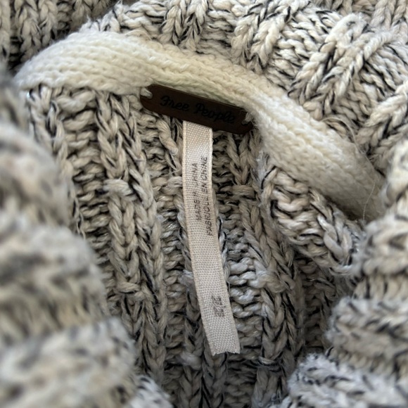 Free People sweater gray and white cotton cropped turtleneck/cowl neck medium - Picture 3 of 6